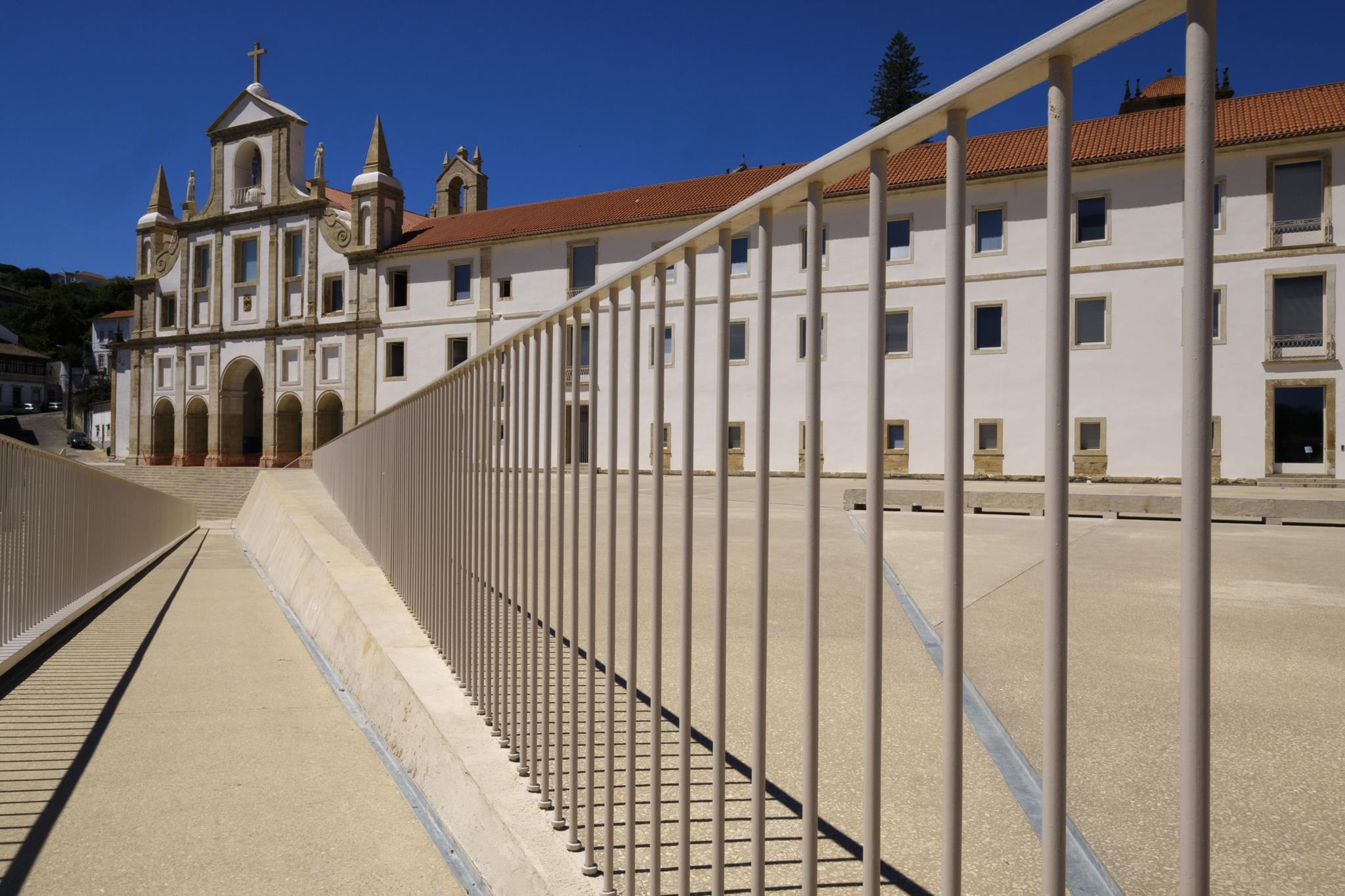 Ajustes directos do município de Coimbra aproximam-se da “linha ... - Público.pt