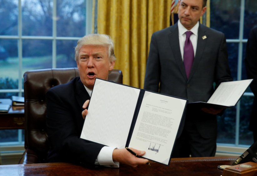 Trump assinou três decretos, esta segunda-feira