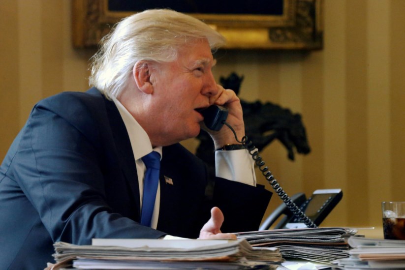 Donald Trump falou ao telefone com Vladimir Putin e outros líderes internacionais este sábado