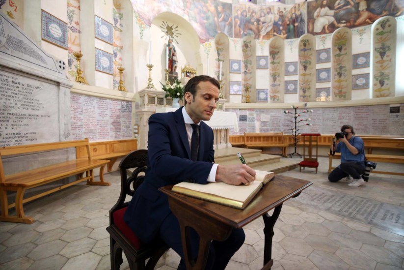 Macron está na Argélia em campanha e a promover a "reconciliação"