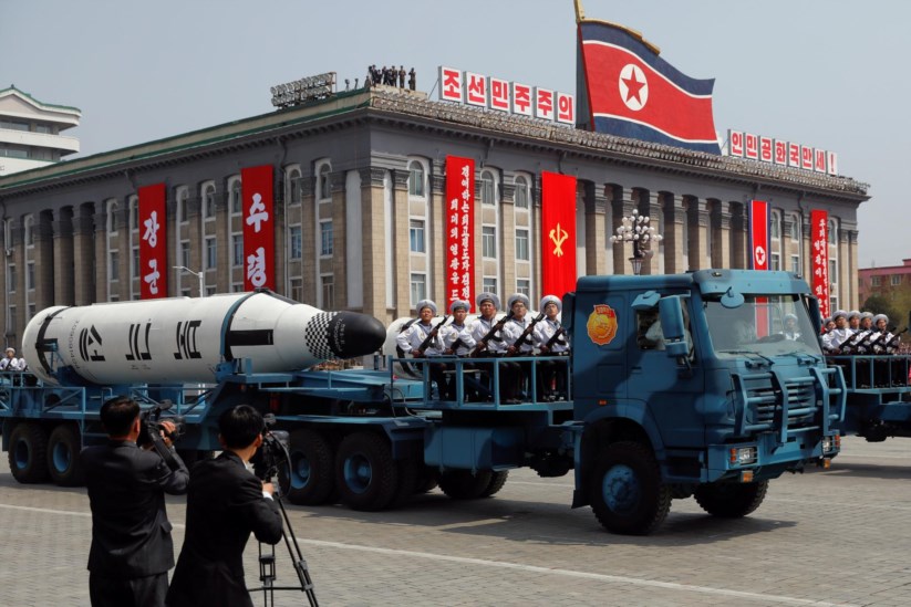 A parada militar do "Dia do Sol", celebrado neste sábado na Coreia do Norte