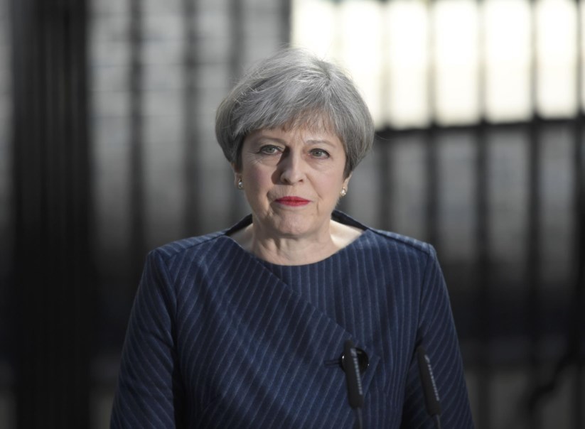 Theresa May fez anúncio à porta do número 10 de Downing Street