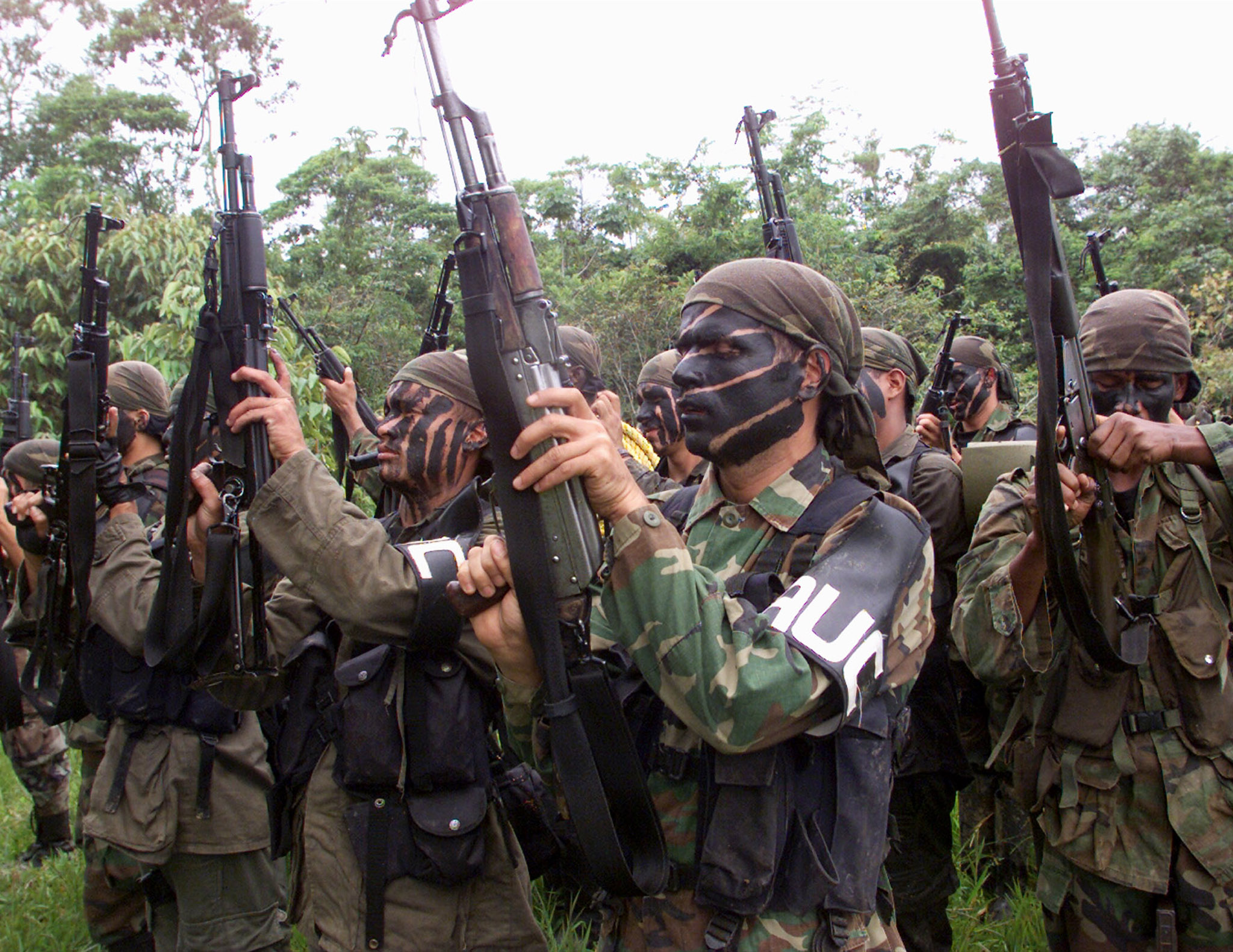 Resultado de imagem para grupos de terrorismo paramilitar da Colômbia representam organizações de direita REUTERS/Jose Miguel Gomez