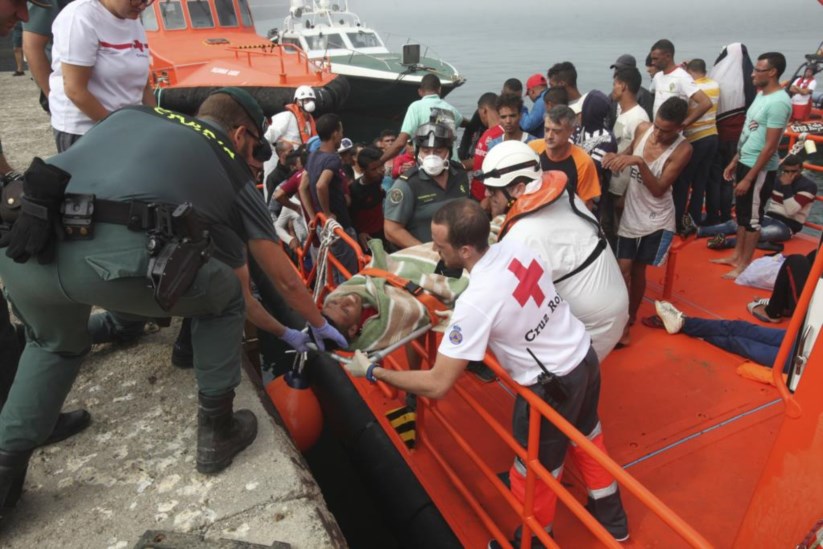 Resultado de imagem para Mais de 300 pessoas resgatadas na costa espanhola