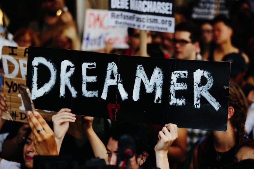 Protestos juntos à Trump Tower, depois do anúncio da medida de revogar o DACA