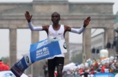 PÚBLICO - Kipchoge ganha maratona de Berlim, mas recorde do mundo permanece de pé
