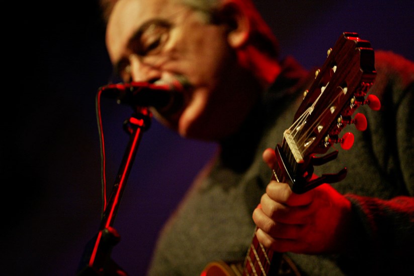 José Mário Branco num concerto em Lisboa em 2004