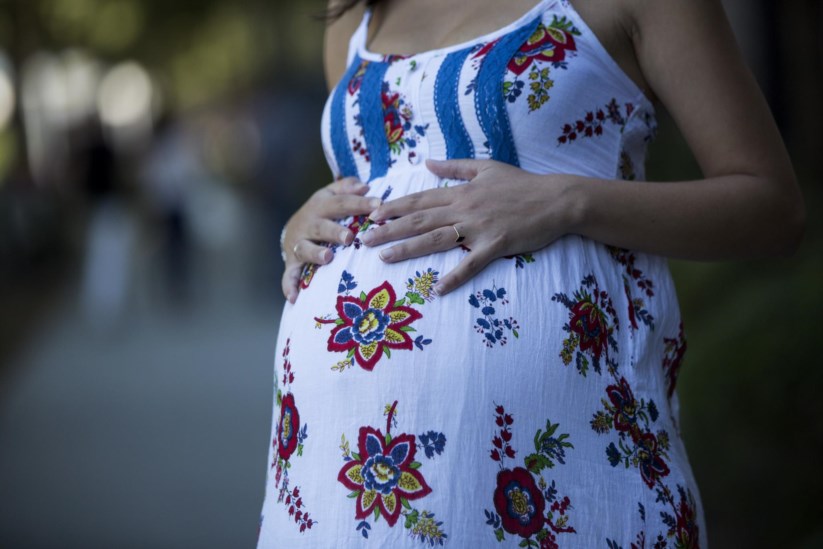 Toma antes da gravidez reduz até 80% o risco de a criança ter defeitos do tubo neural