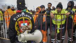 Governo convoca 13 entidades para discutir conflito no Porto de Setúbal