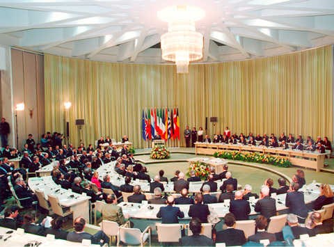 O Tratado de Maastricht significou mais integração entre os então 12 Estados-membros da Comunidade Europeia
