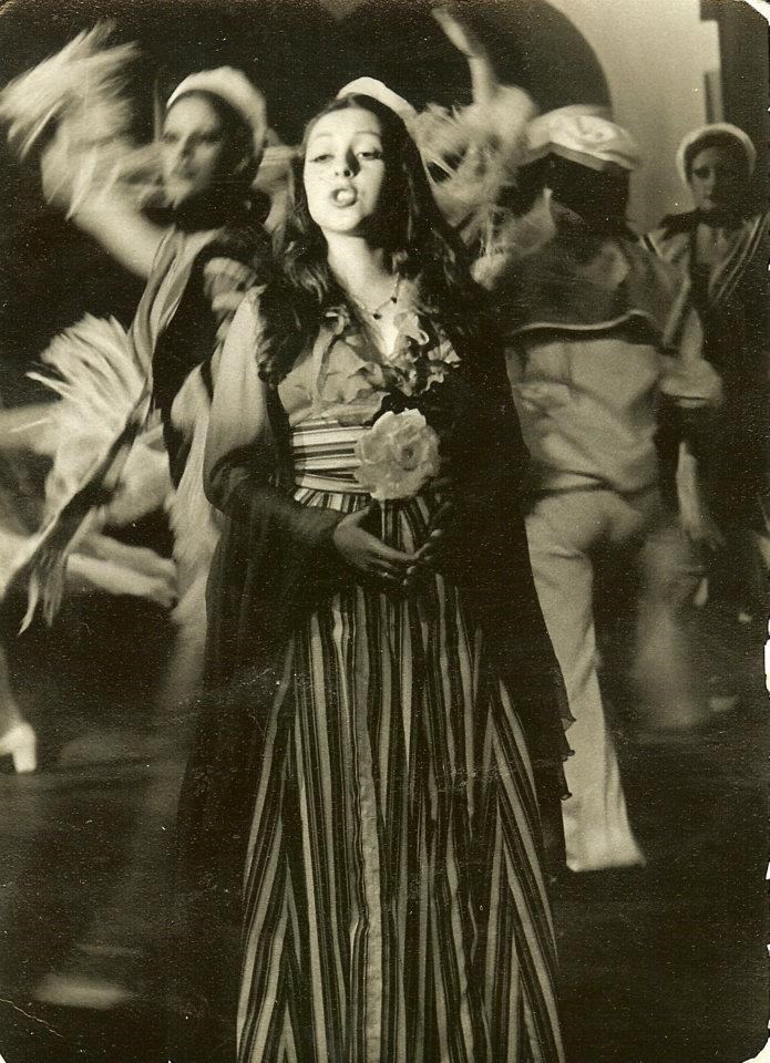 PÚBLICO - No teatro de revista "Bombo da Festa", no Maria Vitória, em 1976