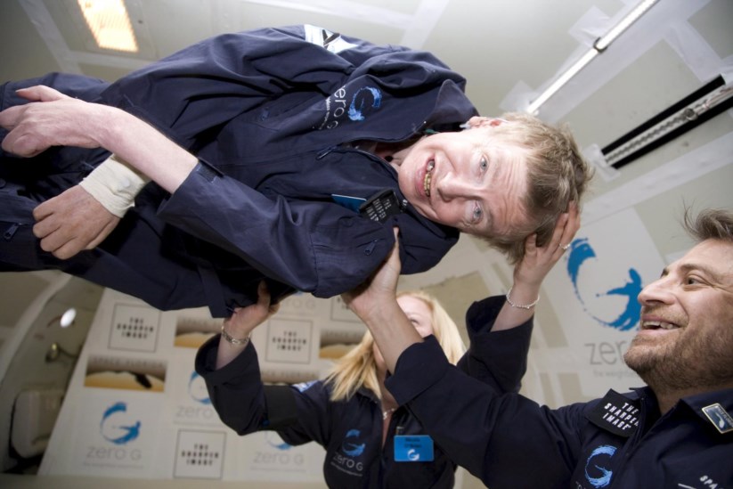PÚBLICO - Stephen Hawking num voo de gravidade zero
