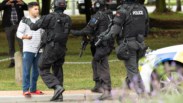 Pelo menos 49 mortos em ataque terrorista a mesquitas na Nova Zelândia. Atentado foi transmitido em directo