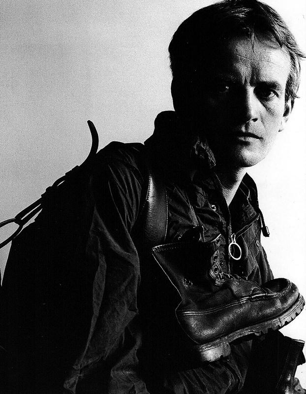 Bruce Chatwin está do lado dos "itinerantes": Herman Melville, Ernest Hemingway, Nikolai Gógol ou Fiódor Dostoiévski, escritores de vidas em viagem, em hotéis, comboios, carruagens